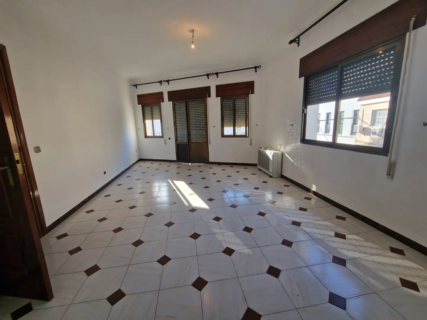 Sala d'estar de Pis en venda en Sanlúcar la Mayor amb Aire condicionat, Calefacció i Terrassa