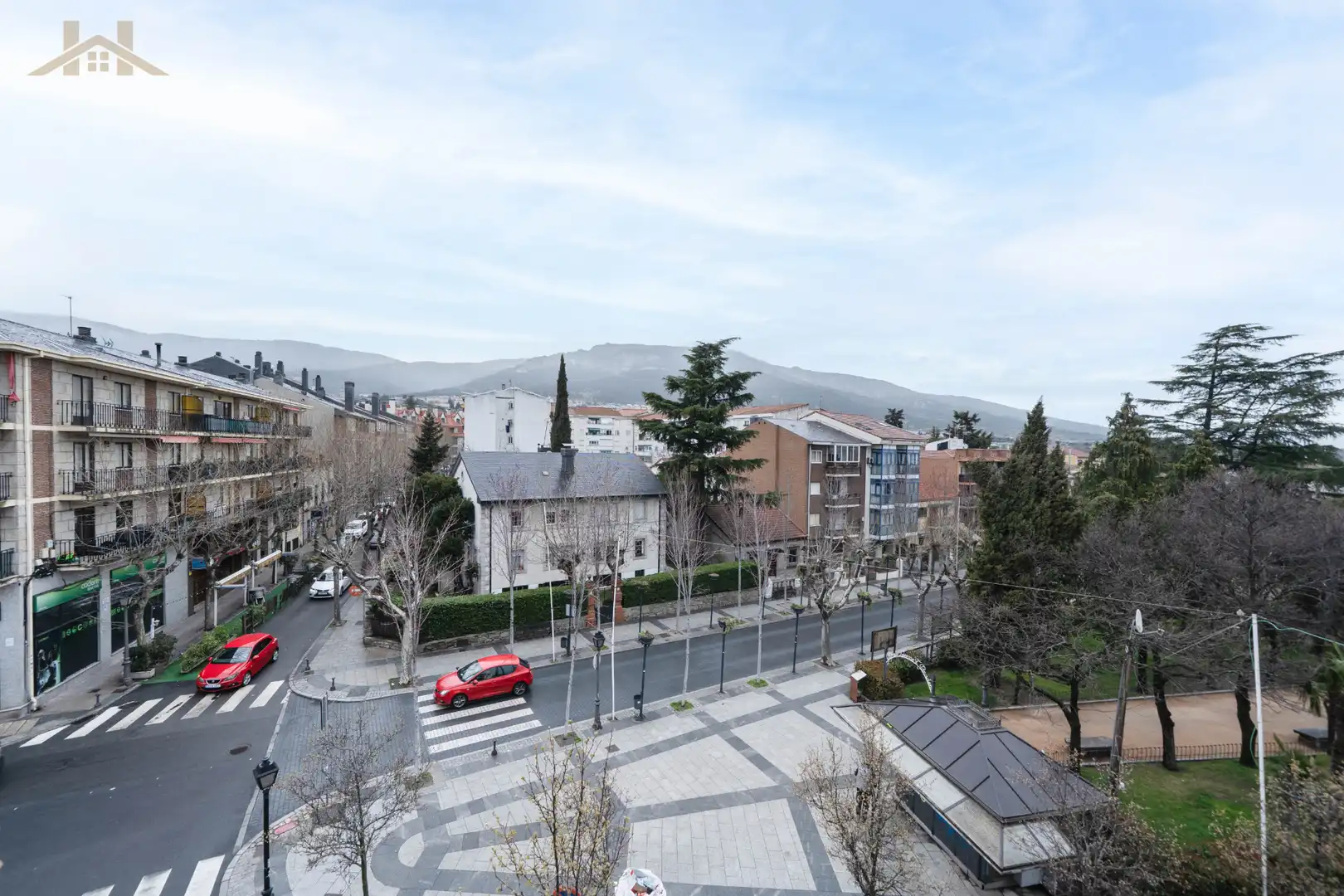 Vista exterior de Ático en venta en El Escorial con Calefacción, Parquet y Terraza