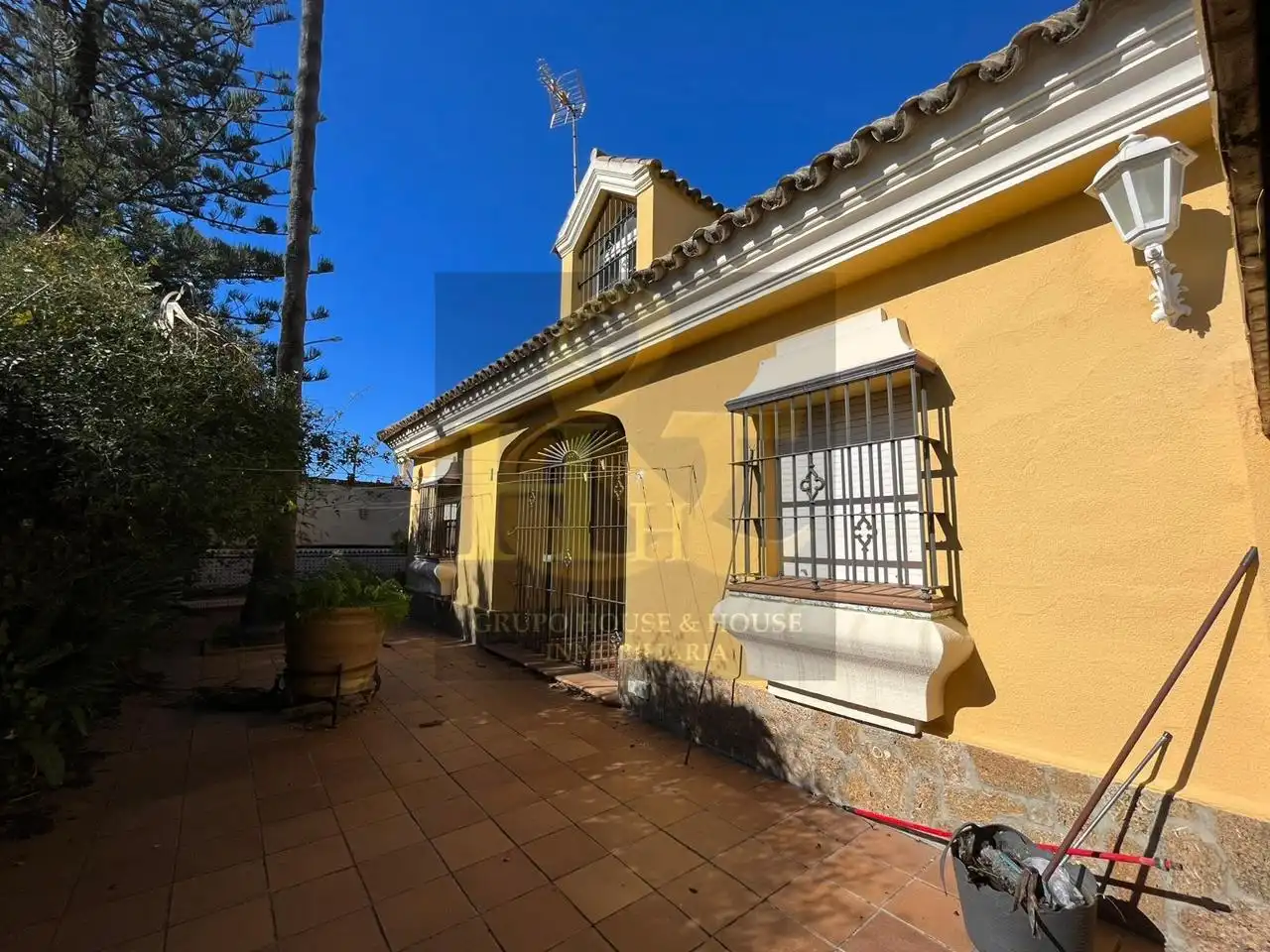 Exterior view of Houses for sale in Sanlúcar de Barrameda  with Air Conditioner, Private garden and Terrace