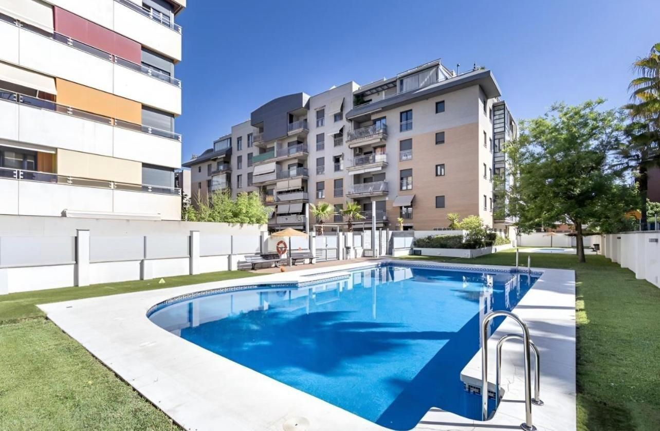Apartment for sale in Calle JOSE LUIS PEREZ PUJADAS, Parque Lagos