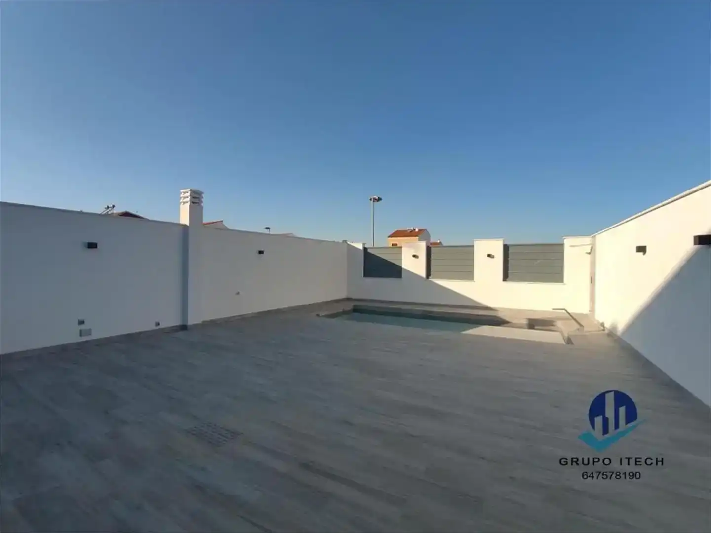 Piscina de Dúplex en venda en Villanueva de la Serena amb Aire condicionat, Piscina i Balcó