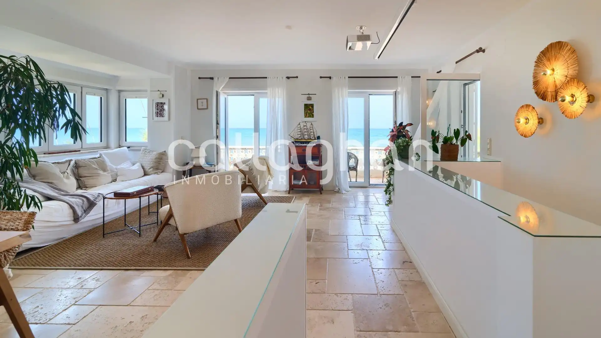 Sala d'estar de Casa o xalet de lloguer en Dénia amb Aire condicionat, Calefacció i Jardí privat