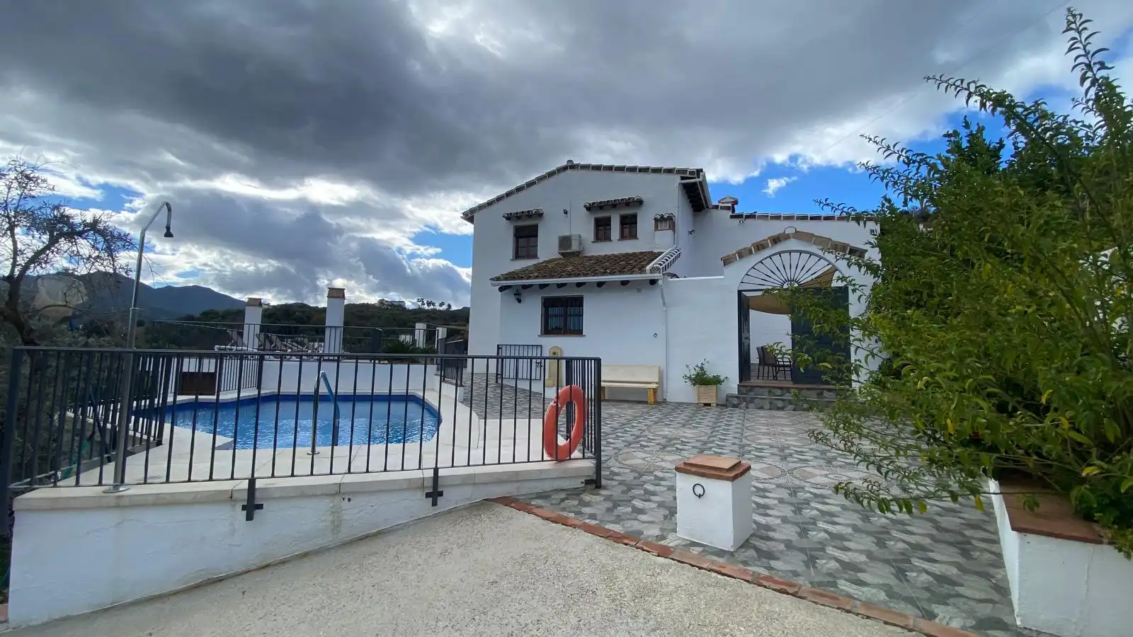 Exterior view of Houses for sale in Guaro  with Air Conditioner, Heating and Private garden