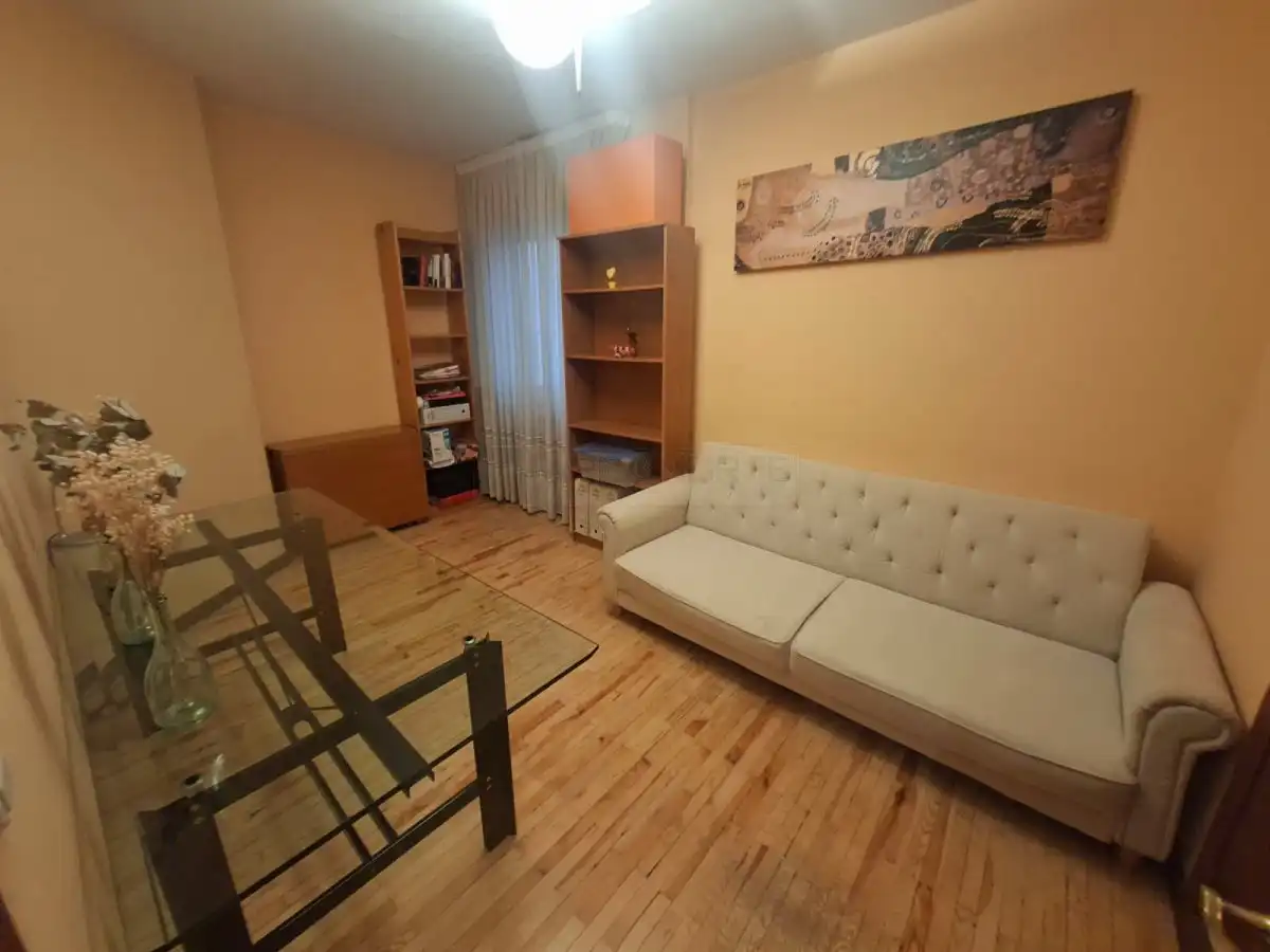 Sala de estar de Piso en venta en Vitoria - Gasteiz con Calefacción y Parquet