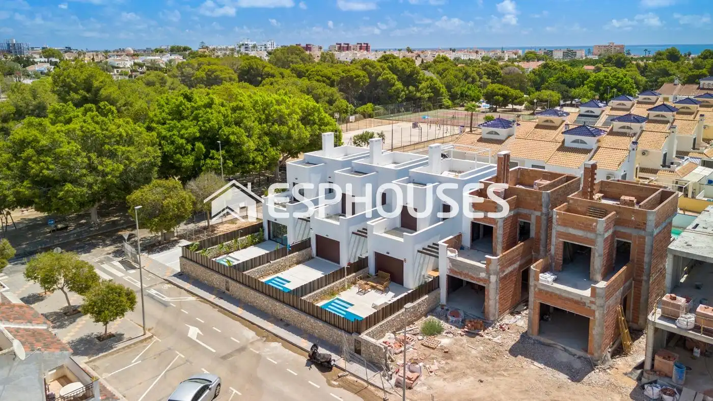 Casa o chalet en venta en Pilar de la Horadada con Terraza, Piscina y Balcón