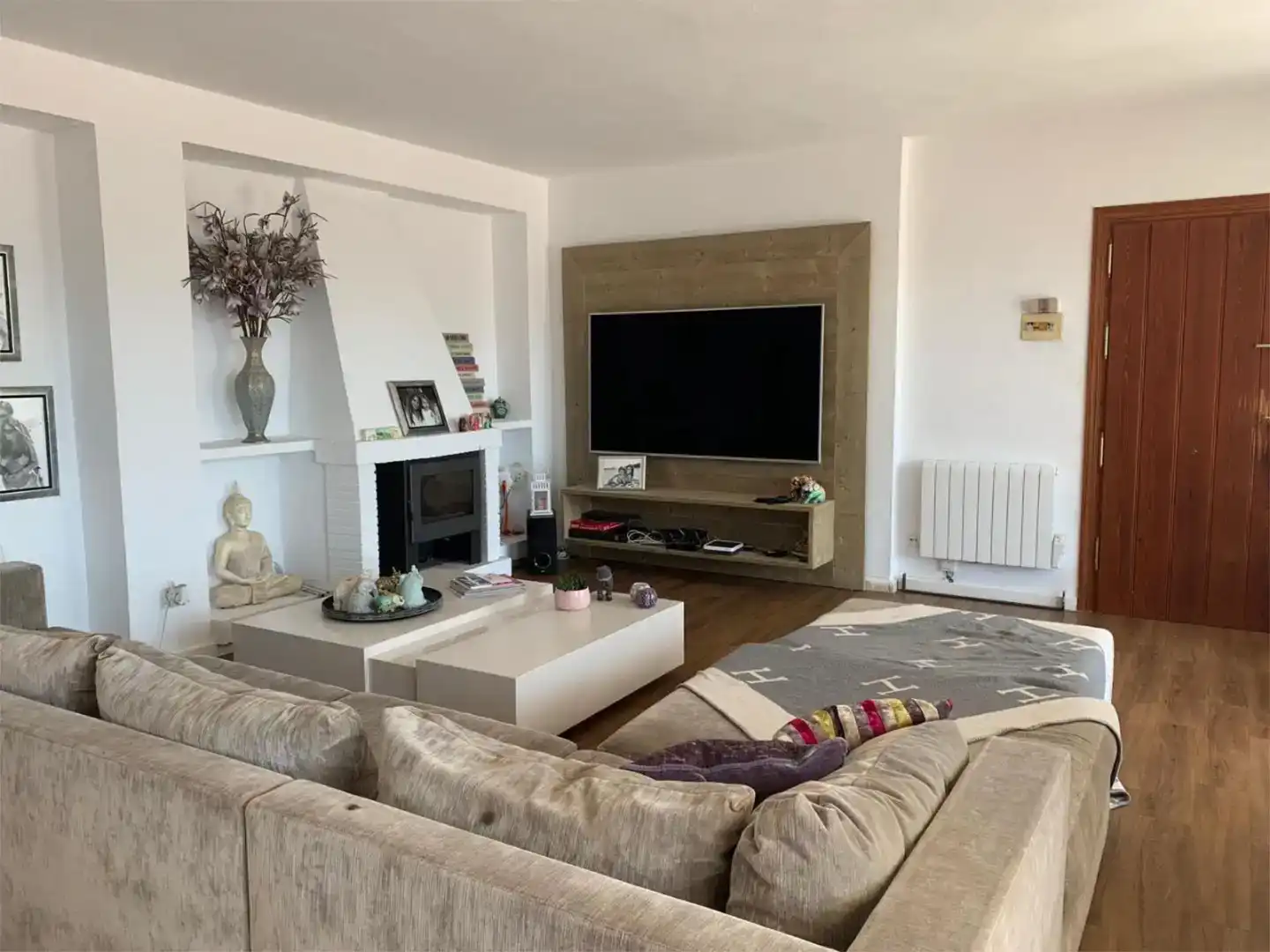 Sala d'estar de Casa o xalet en venda en Estepona amb Aire condicionat i Piscina