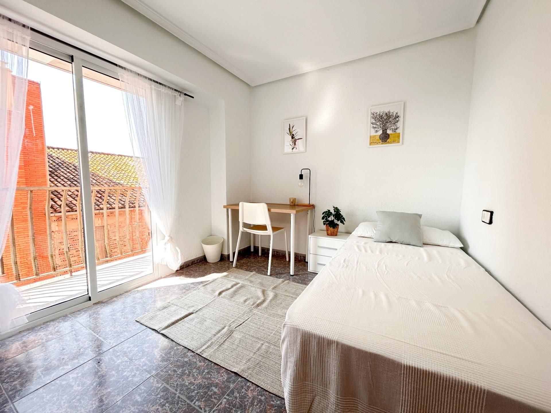 Flat to share in Carrer PAU, 30, Centro - El Castillo