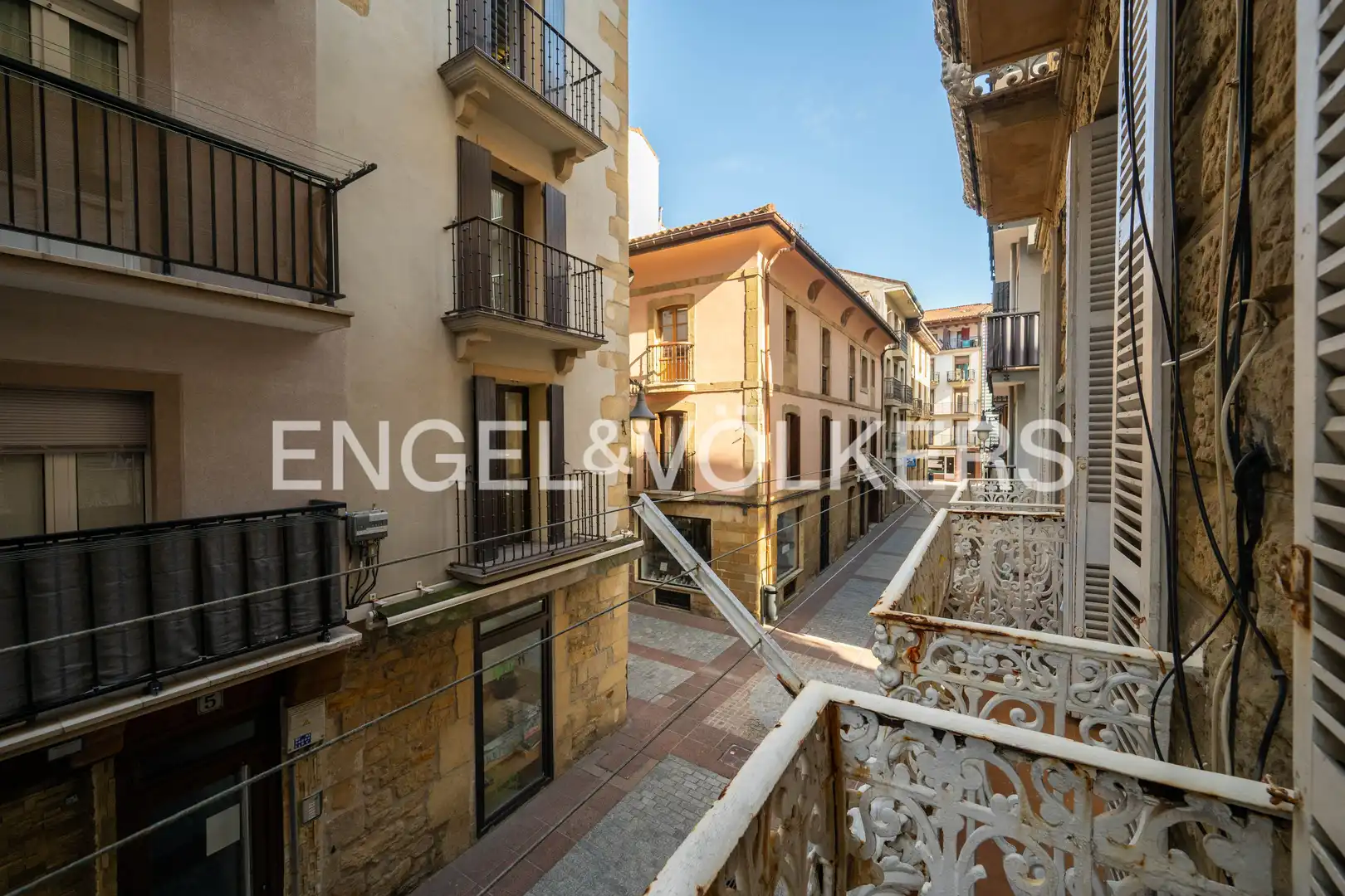 Vista exterior de Apartament en venda en Zarautz amb Calefacció, Moblat i Balcó