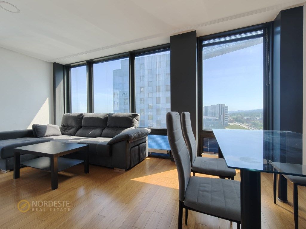 Pis de lloguer a C. Juan Antonio Álvarez Rabanal, 5, 5, HUCA - La Cadellada