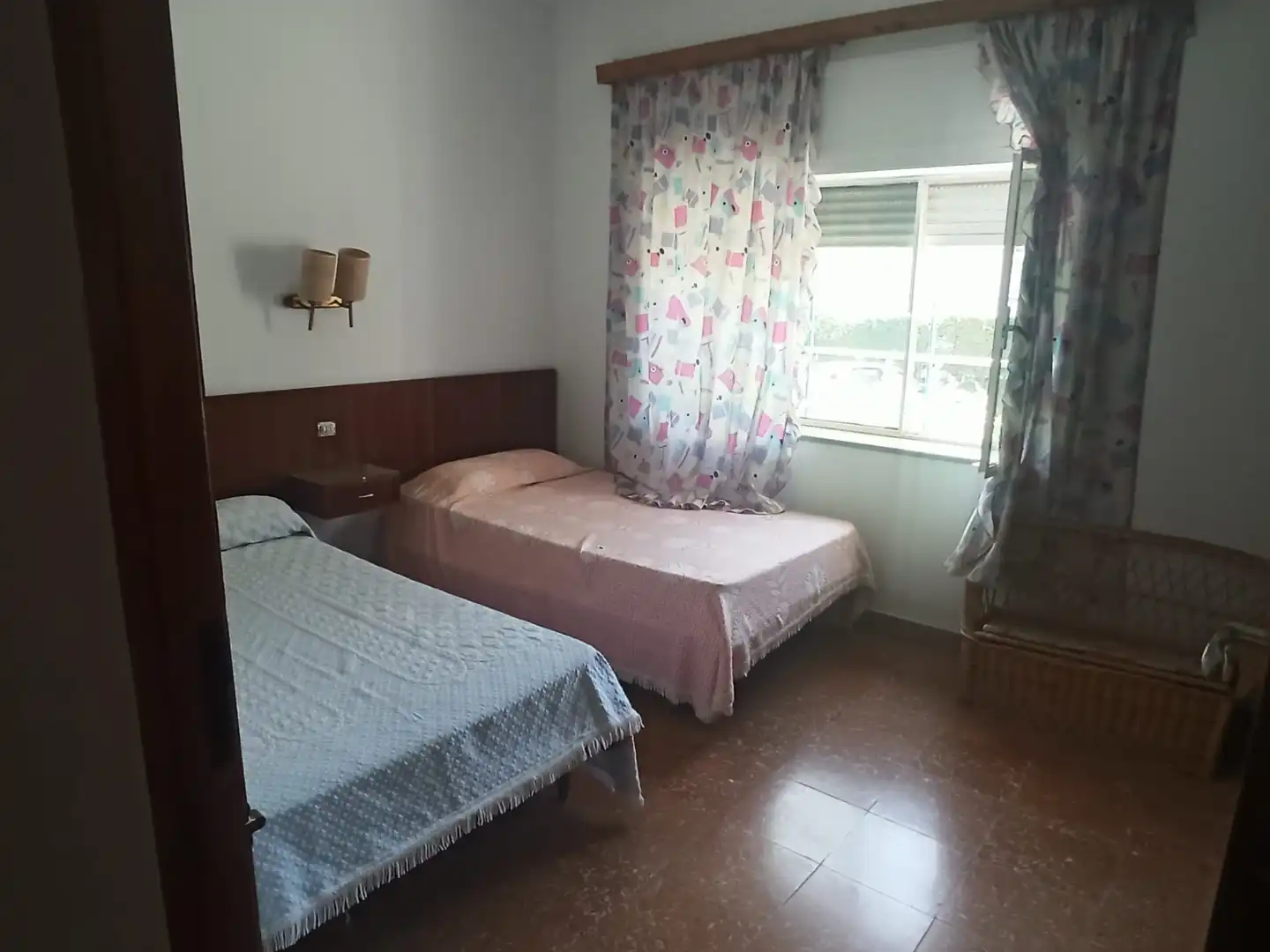 Dormitori de Casa o xalet en venda en Jaén amb Jardí privat, Terrassa i Traster