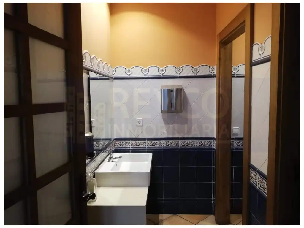 Baño de Local en venta en Sotés