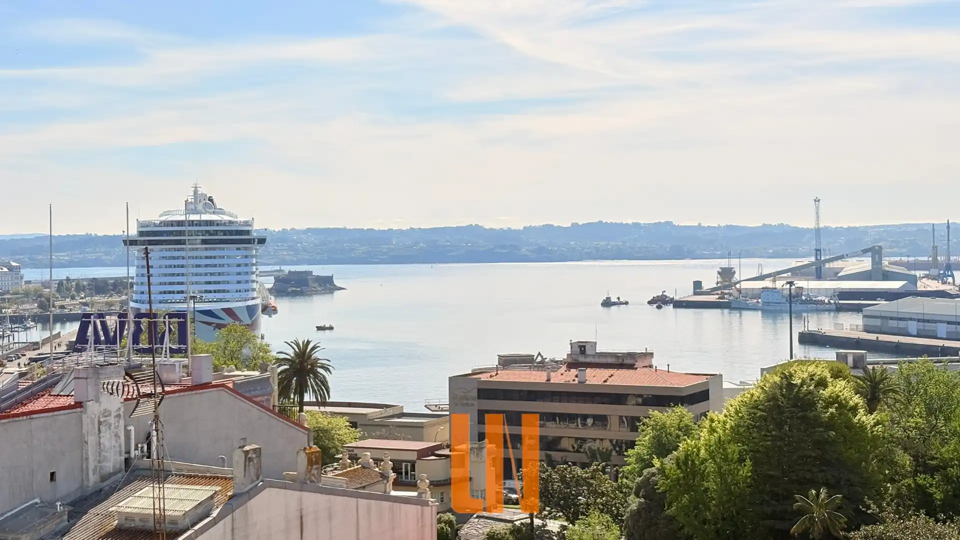 Vista exterior de Dúplex en venta en A Coruña Capital  con Calefacción, Parquet y Terraza