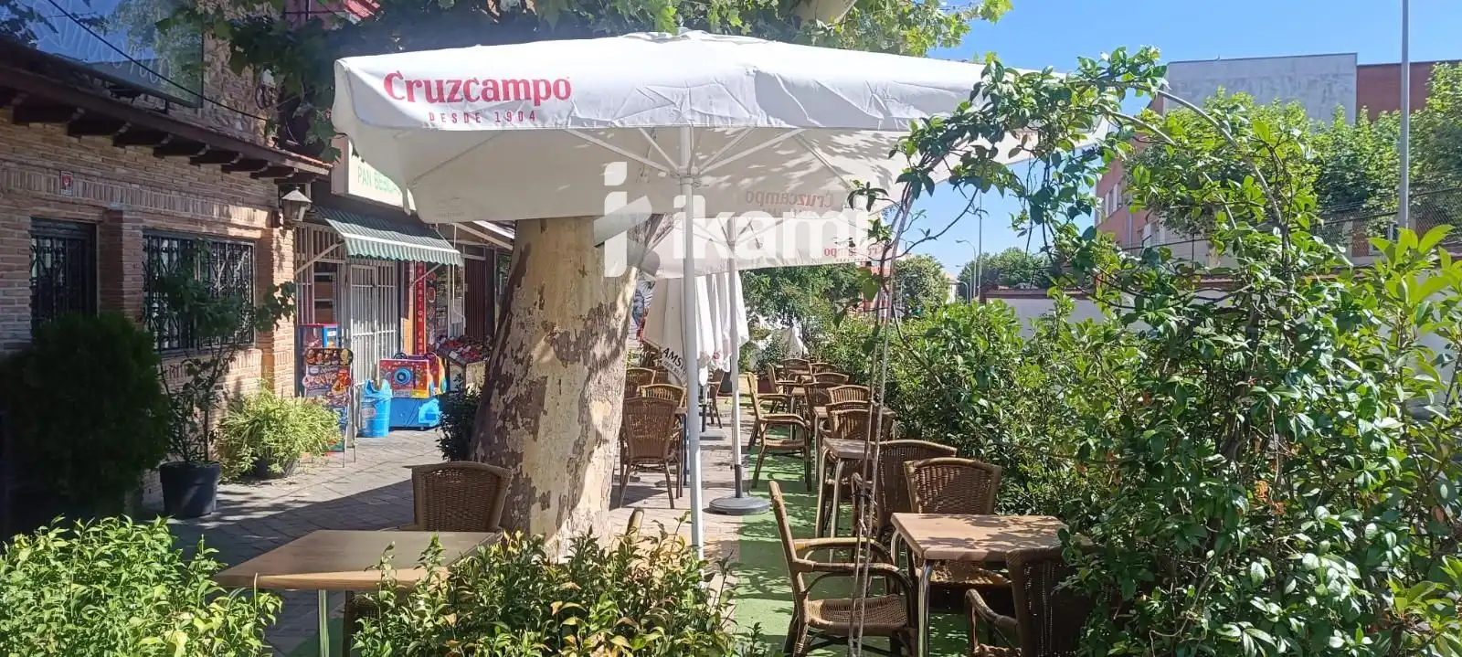 Local en venda en Madrid amb Terrassa, Moblat i Internet