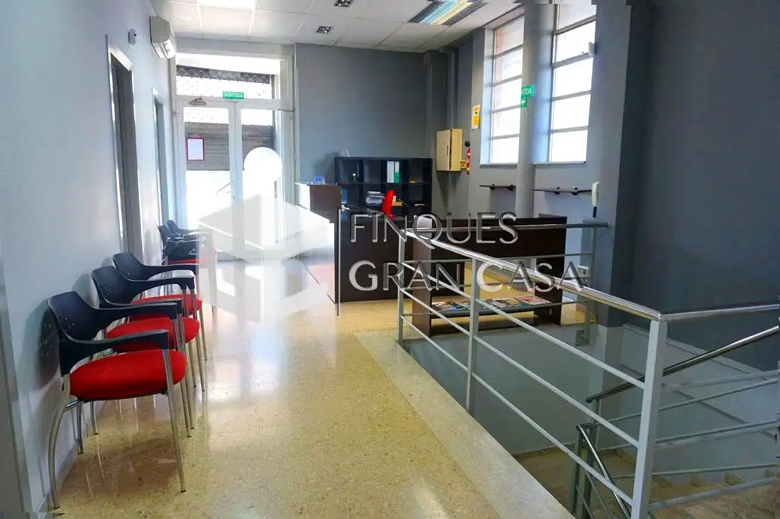 Local comercial de lloguer a De Maria Palau, imagen 2