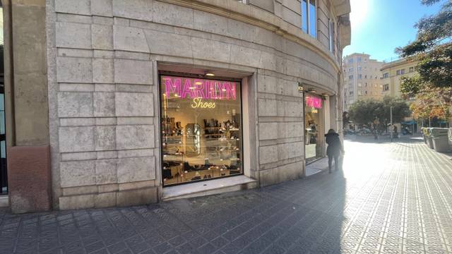 Local comercial en Alquiler en AUGUSTA, 80 en Vila de Gràcia