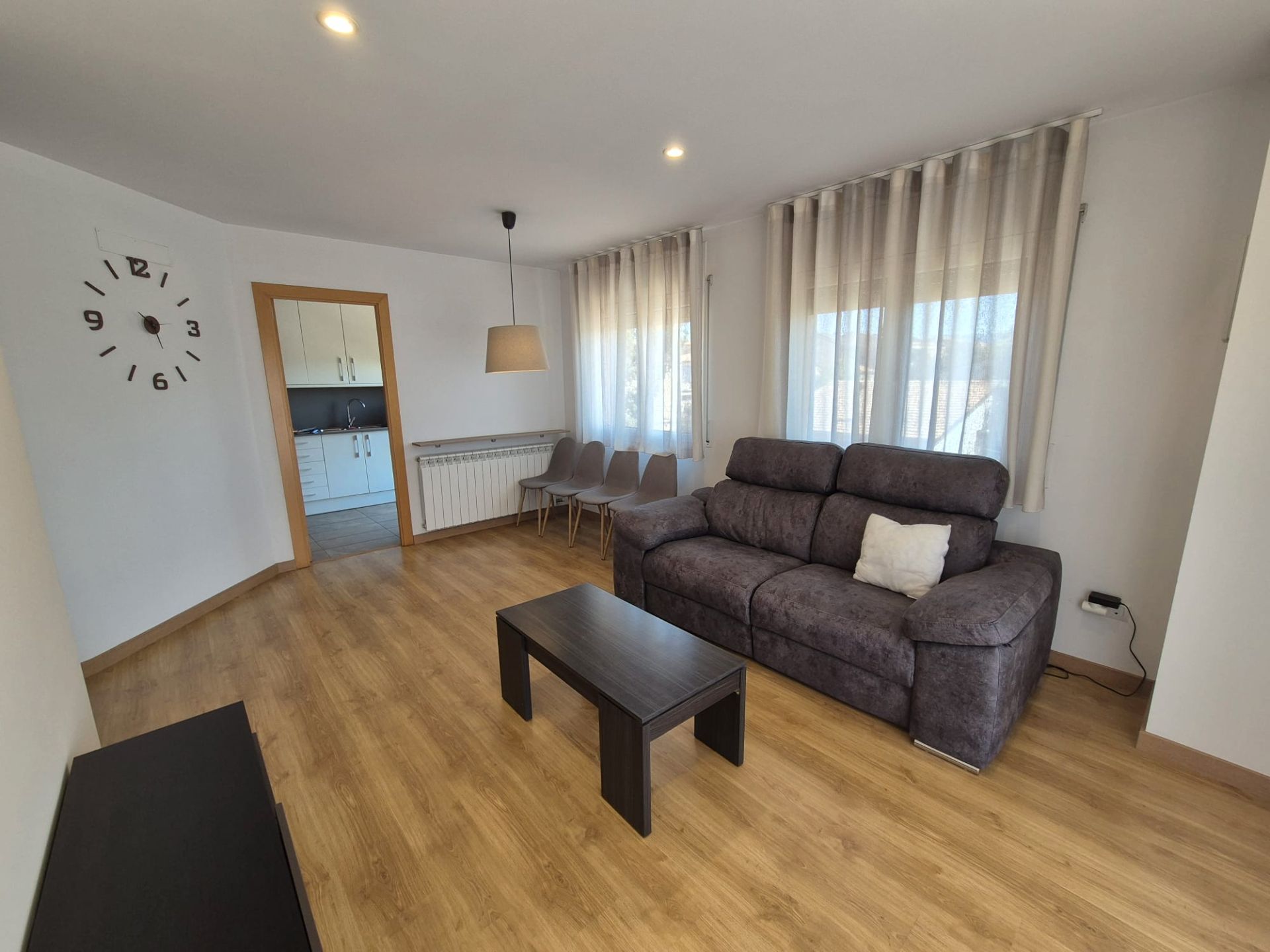 Living room of Flat to rent in Manlleu  with Heating, Oven and Washing machine