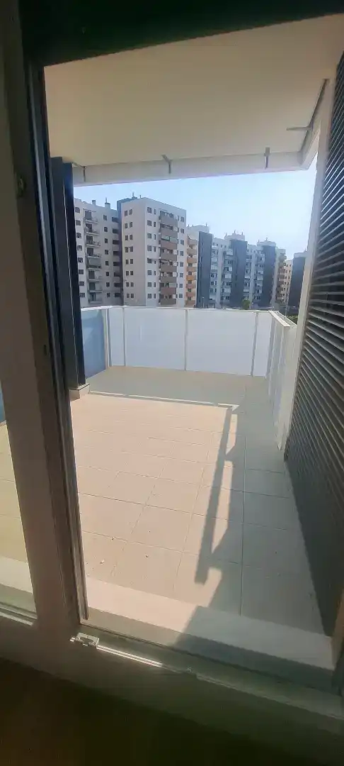 Terrasse von Wohnung zur Miete in Dos Hermanas mit Schwimmbad und Balkon