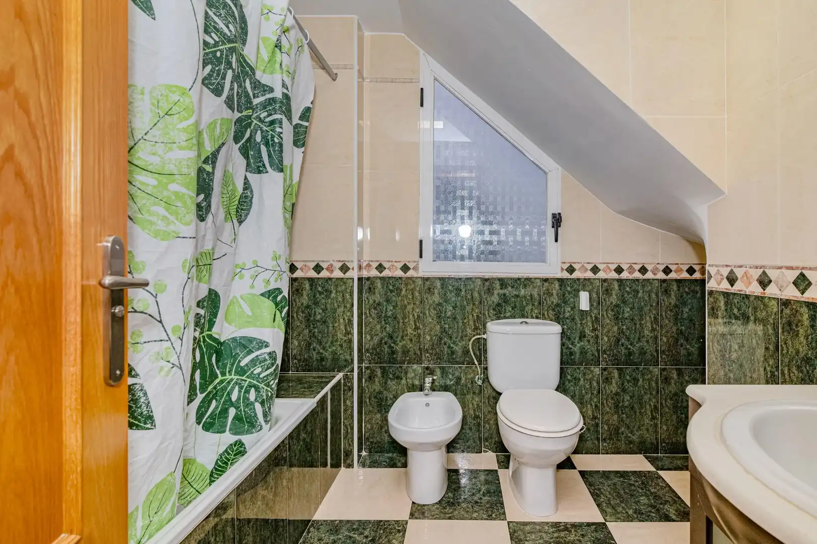 Baño de Dúplex en venta en Vegas del Genil