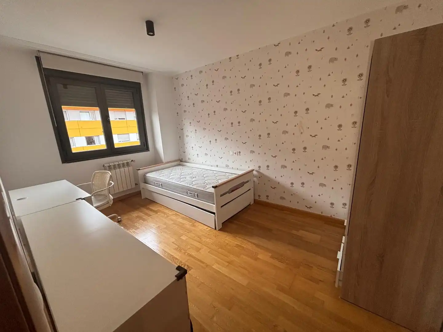 Bedroom of Flat for rent in Oviedo   with Air Conditioner, Heating and Parquet flooring