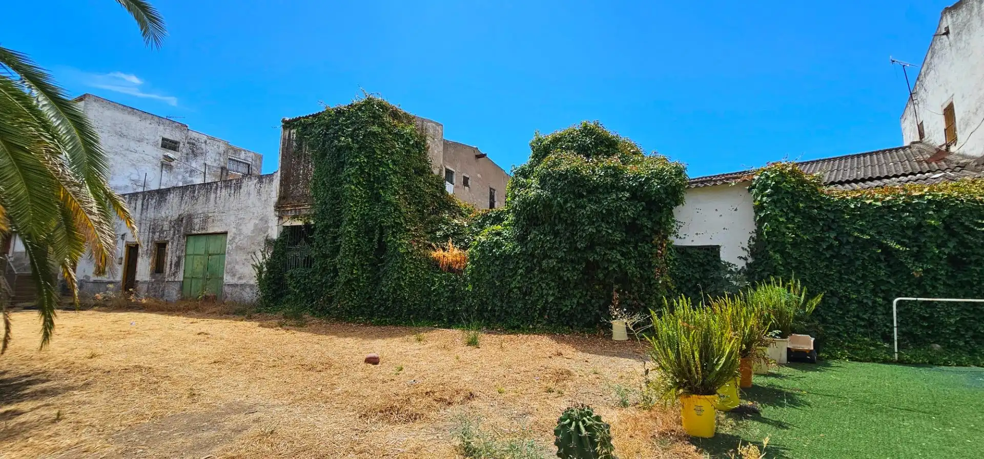 Casa adosada en venta en La Algaba