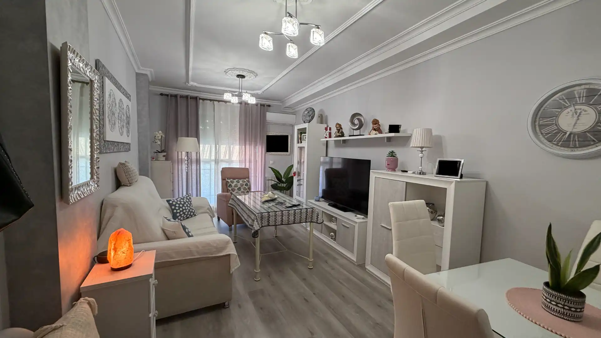 Living room of Flat for sale in Úbeda  with Air Conditioner, Heating and Terrace