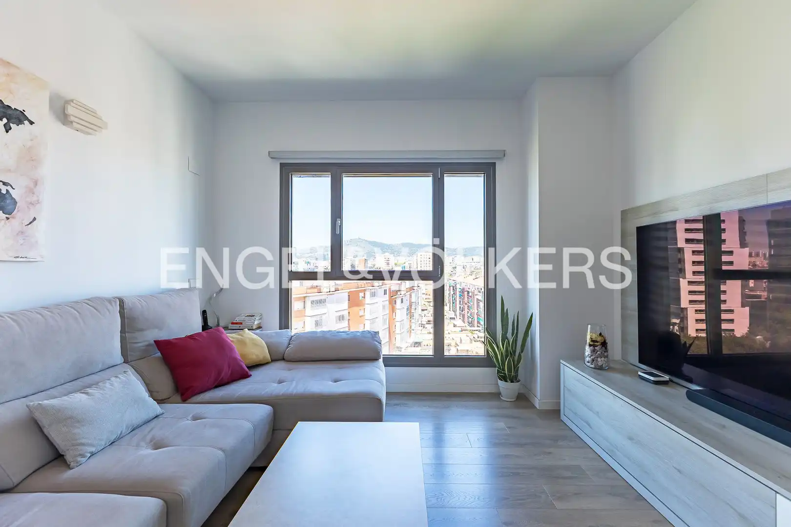 Living room of Flat for sale in L'Hospitalet de Llobregat  with Air Conditioner, Heating and Parquet flooring