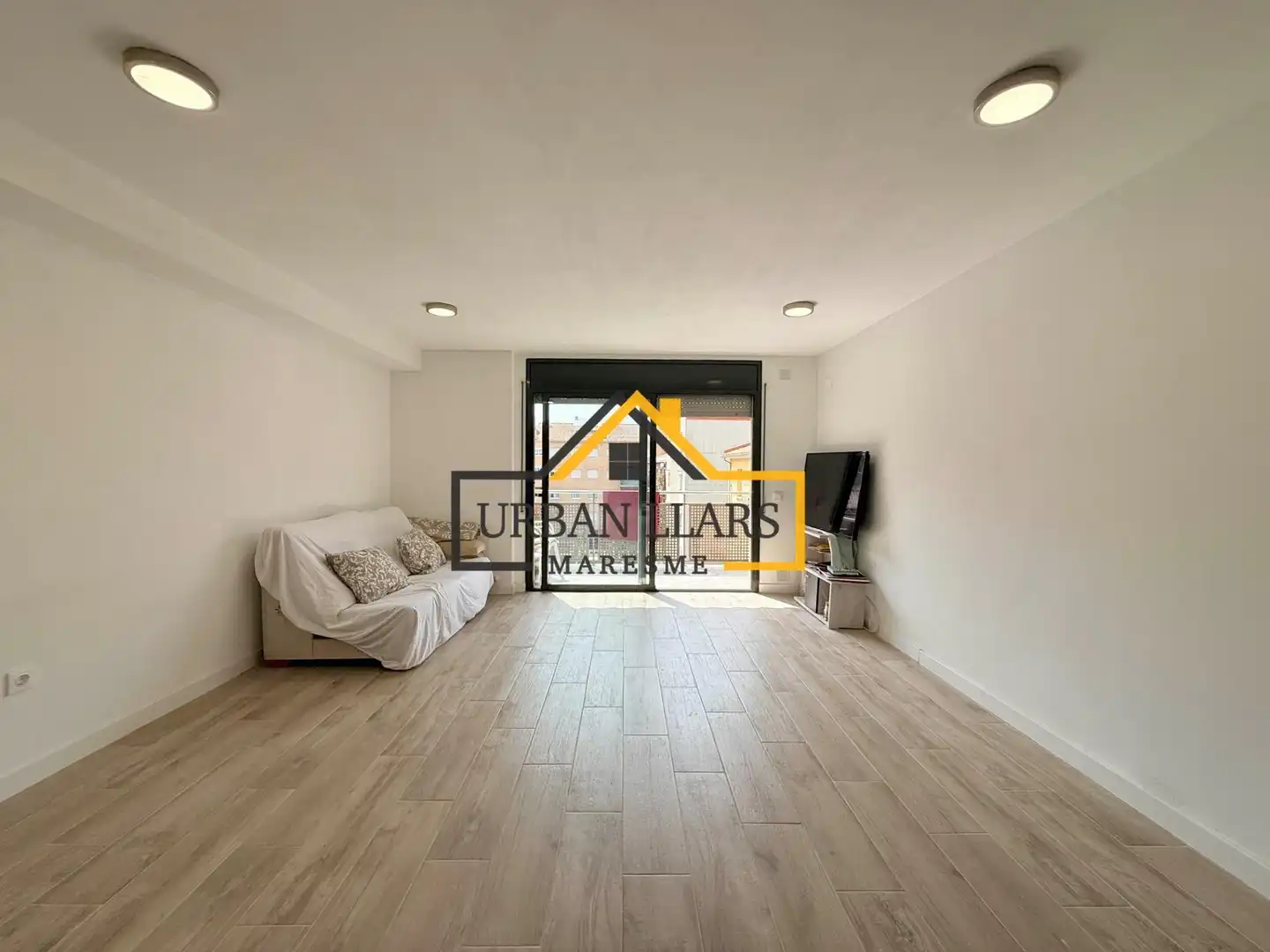 Sala d'estar de Dúplex en venda en Calella amb Calefacció, Parquet i Terrassa