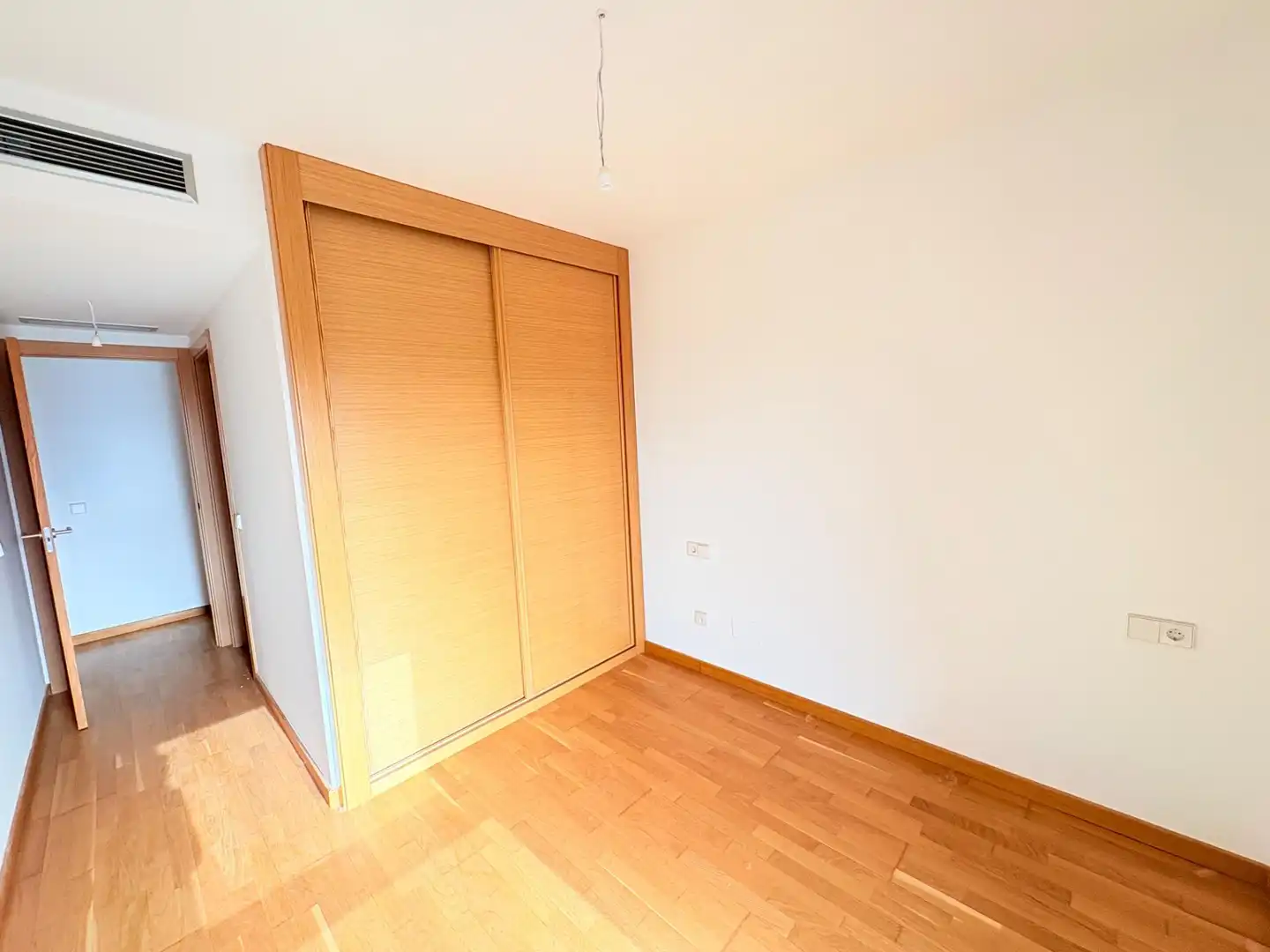 Habitación de Piso en venta en Ponferrada con Aire acondicionado, Trastero y Alarma