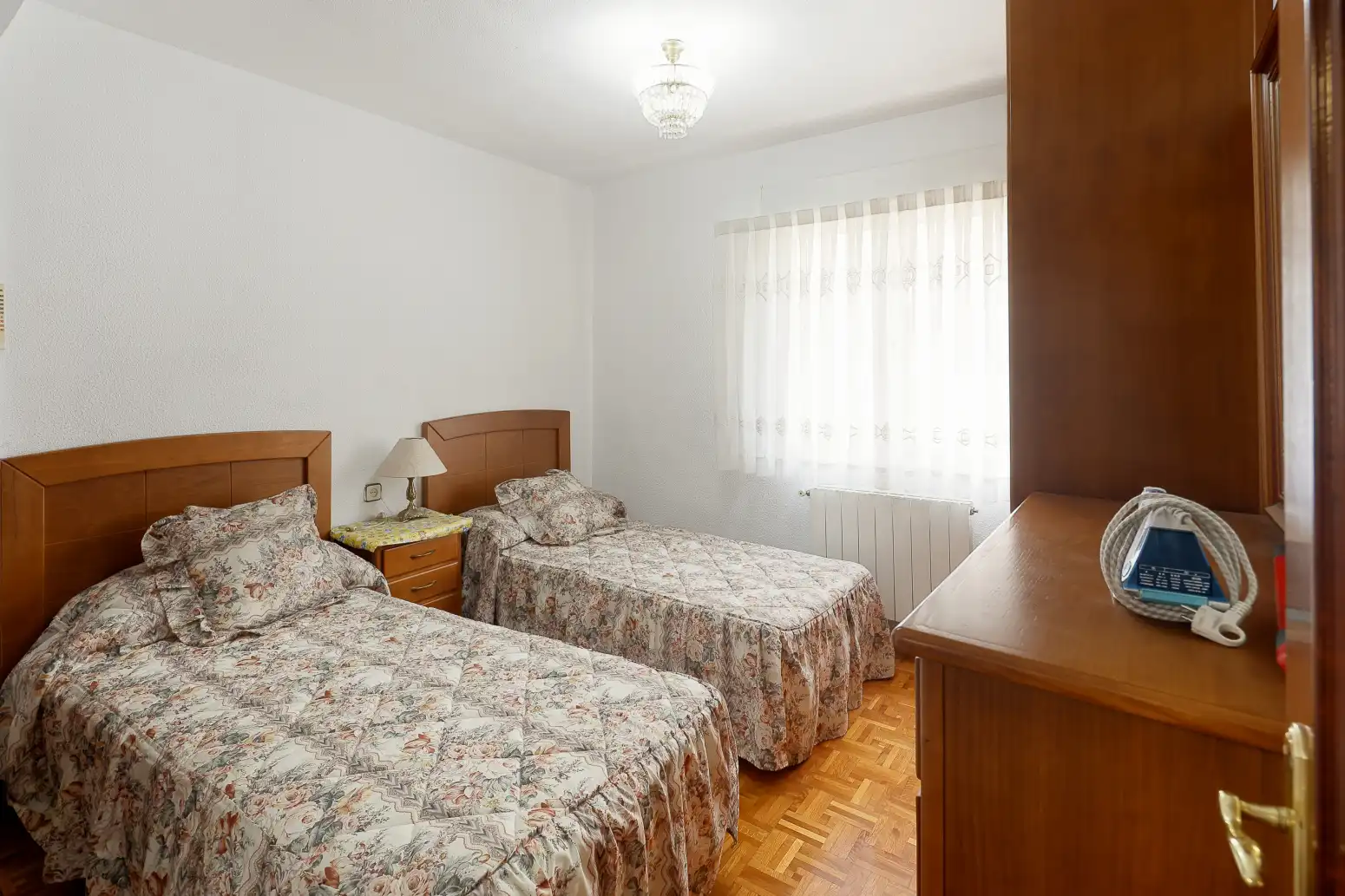 Habitación de Piso en venta en Oviedo  con Calefacción y Parquet