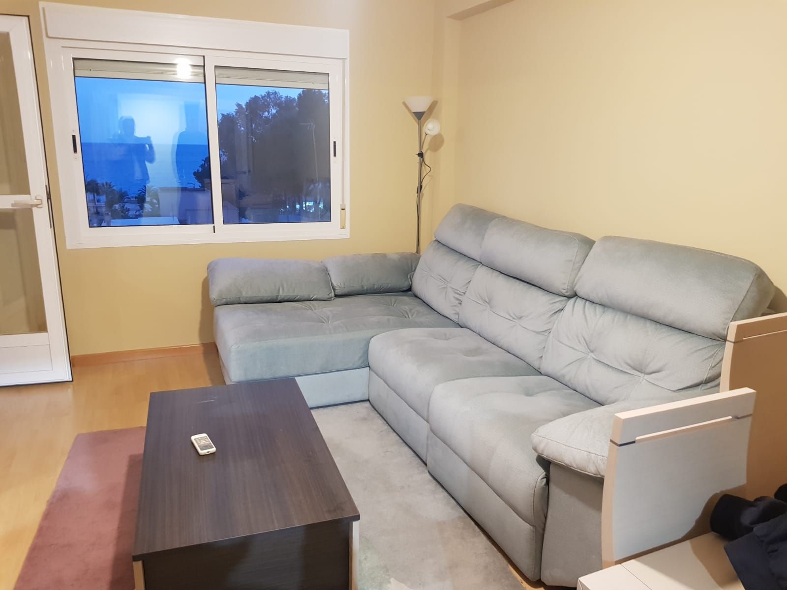Sala d'estar de Pis de lloguer en Roquetas de Mar amb Aire condicionat, Calefacció i Parquet