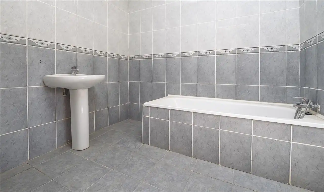 Baño de Piso en venta en Teba