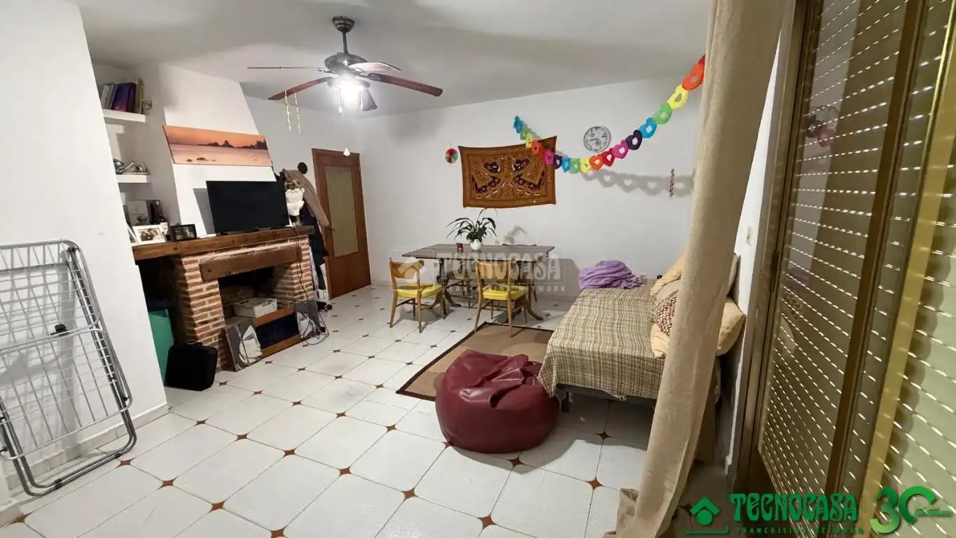 Sala de estar de Casa adosada en venta en Candeleda con Aire acondicionado, Terraza y Balcón