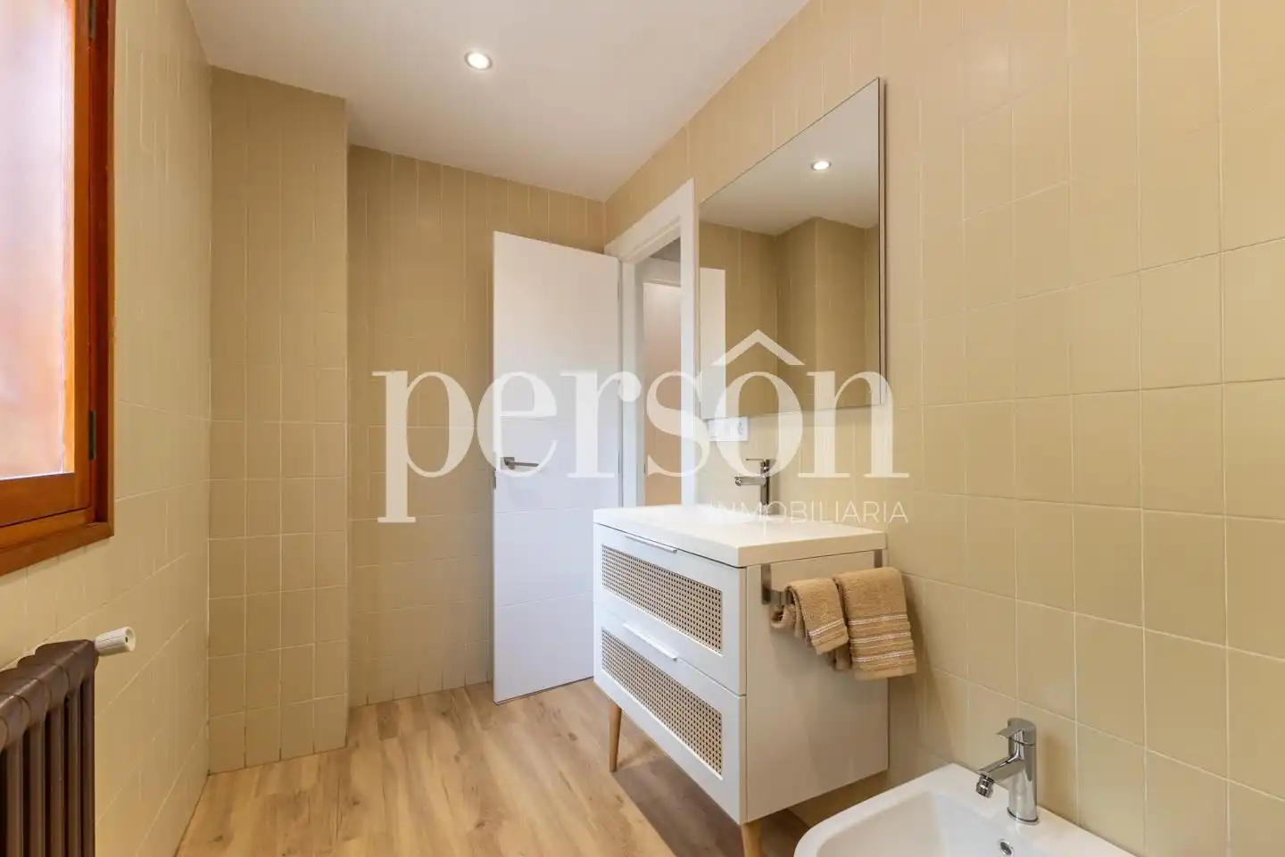 Bathroom of Houses for rent in Chiva  with Air Conditioner, Private garden and Terrace