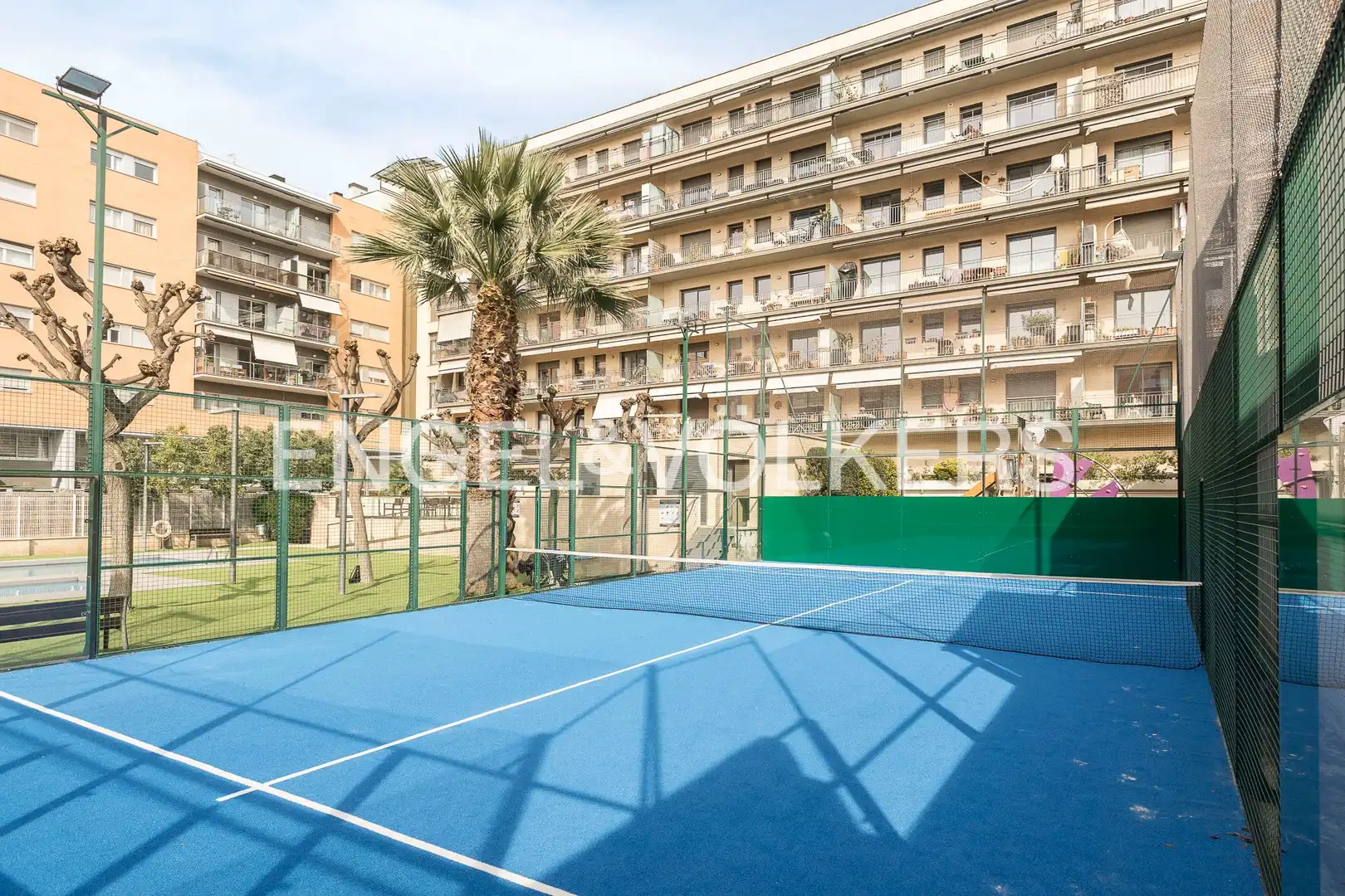 Exterior view of Flat for sale in Barcelona  with Air Conditioner, Heating and Private garden