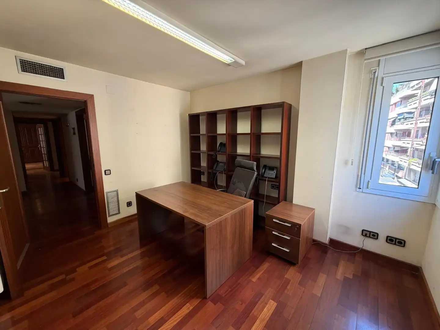 Office for rent in Girona  with Air Conditioner and Heating