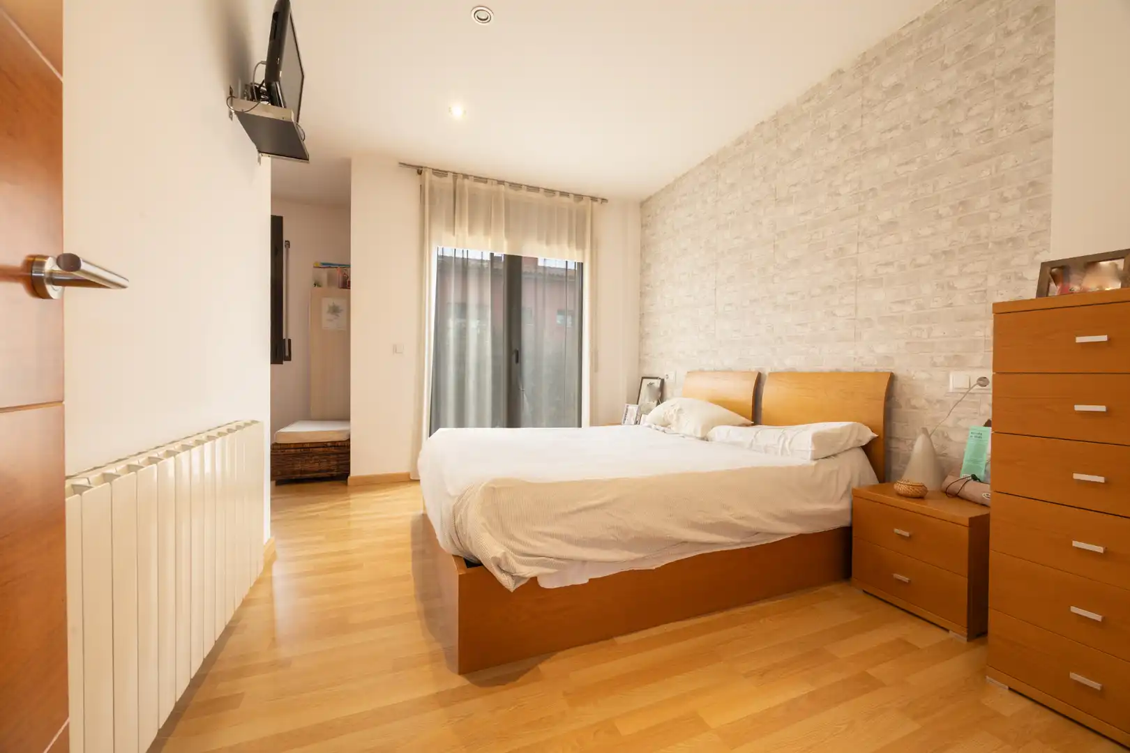 Habitación de Casa adosada en venta en Folgueroles con Calefacción, Jardín privado y Parquet