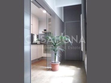 Apartment with balcony for sale in Eixample