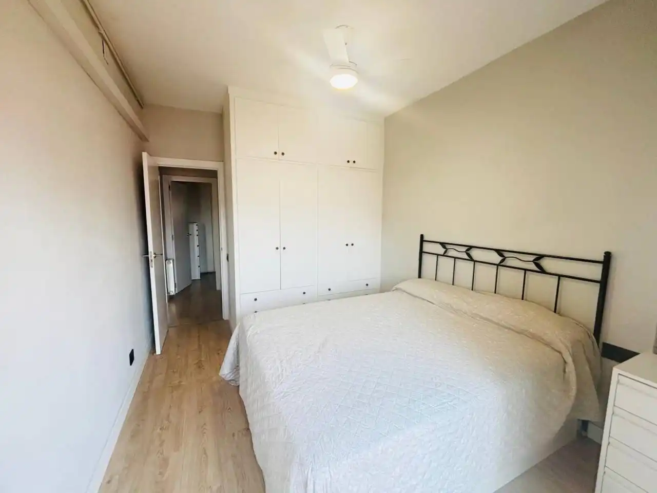 Habitación de Ático en venta en Vilanova i la Geltrú con Aire acondicionado, Calefacción y Parquet