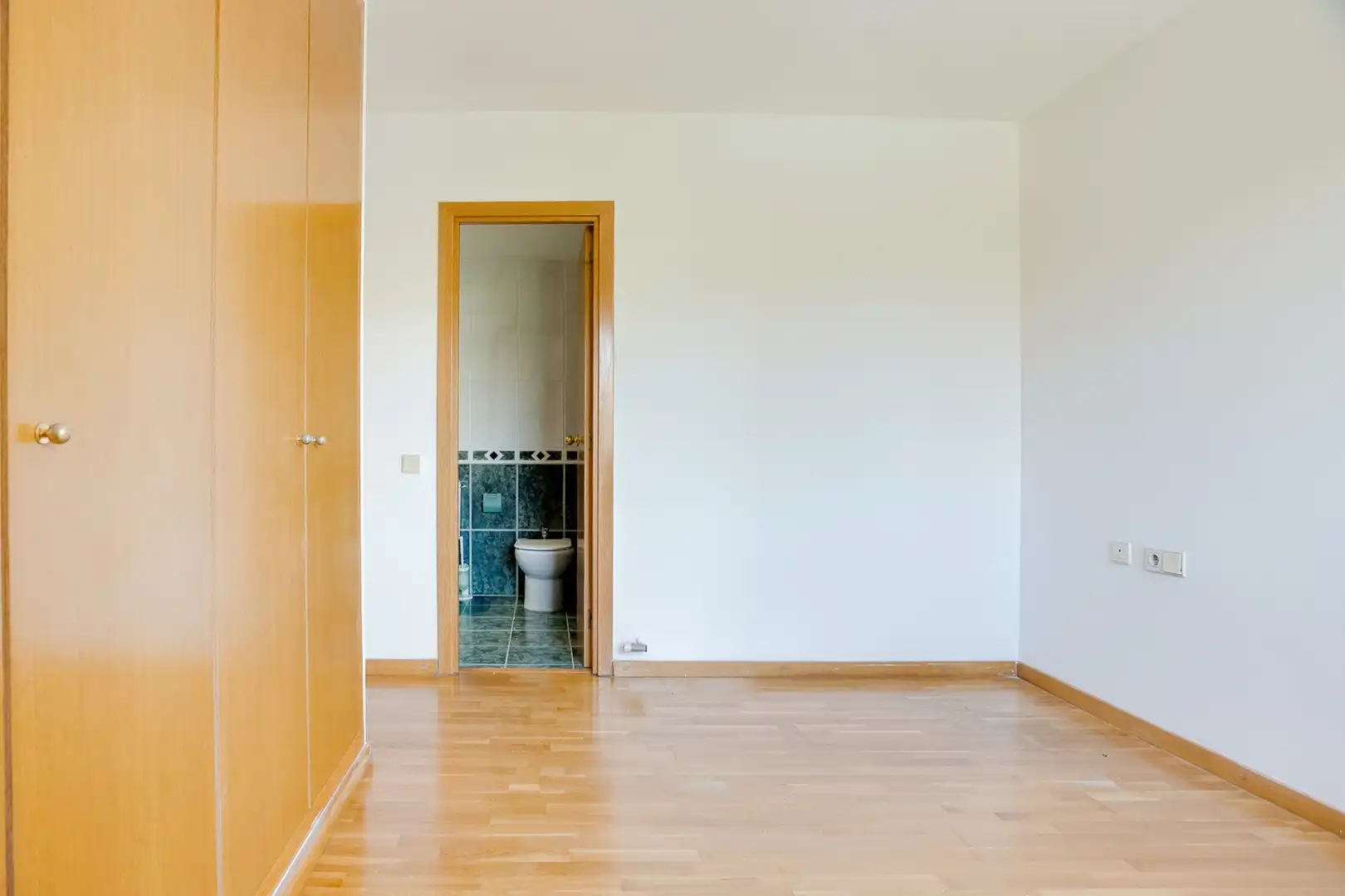 Habitación de Piso en venta en Sant Adrià de Besòs con Calefacción y Balcón