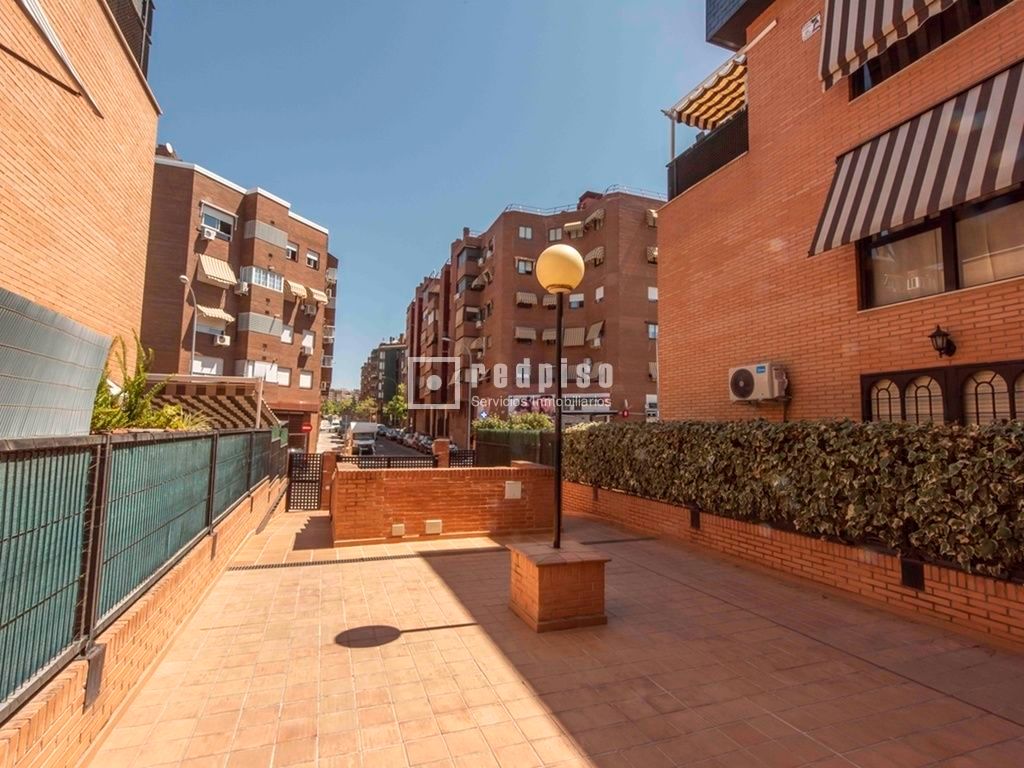Exterior view of Attic for sale in Alcorcón  with Heating, Parquet flooring and Terrace