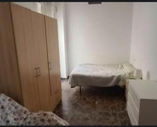 Dormitori de Apartament en venda en  Albacete Capital amb Calefacció, Terrassa i Moblat