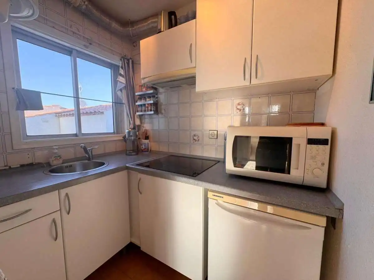 Cocina de Piso en venta en Roses con Piscina comunitaria