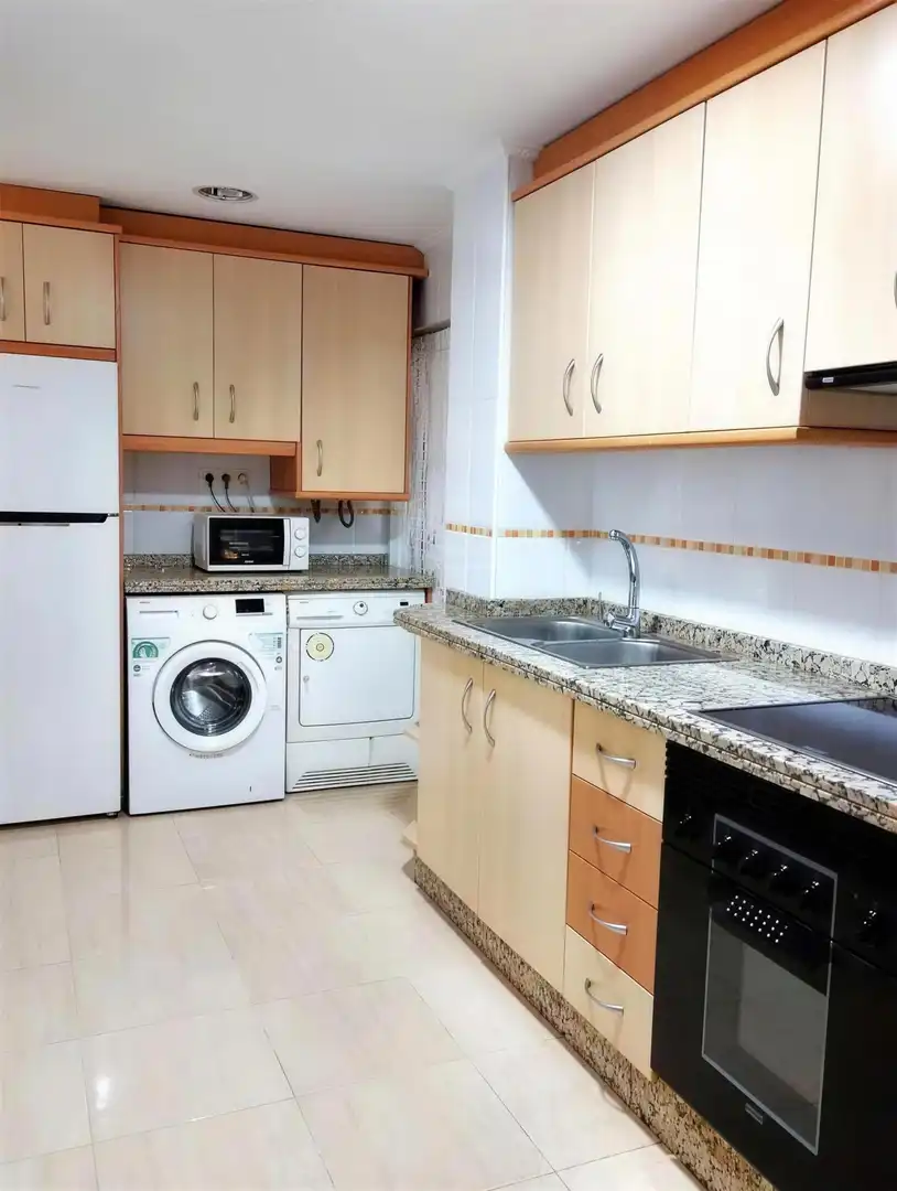 Cuina de Pis en venda en Alicante / Alacant amb Moblat i Balcó