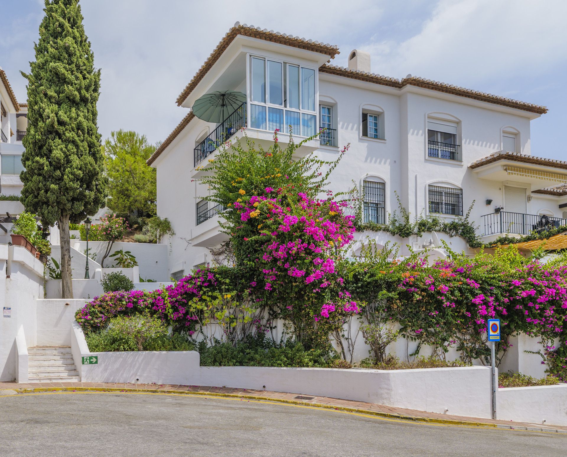 Vista exterior de Piso en venta en Mijas con Terraza, Piscina y Internet