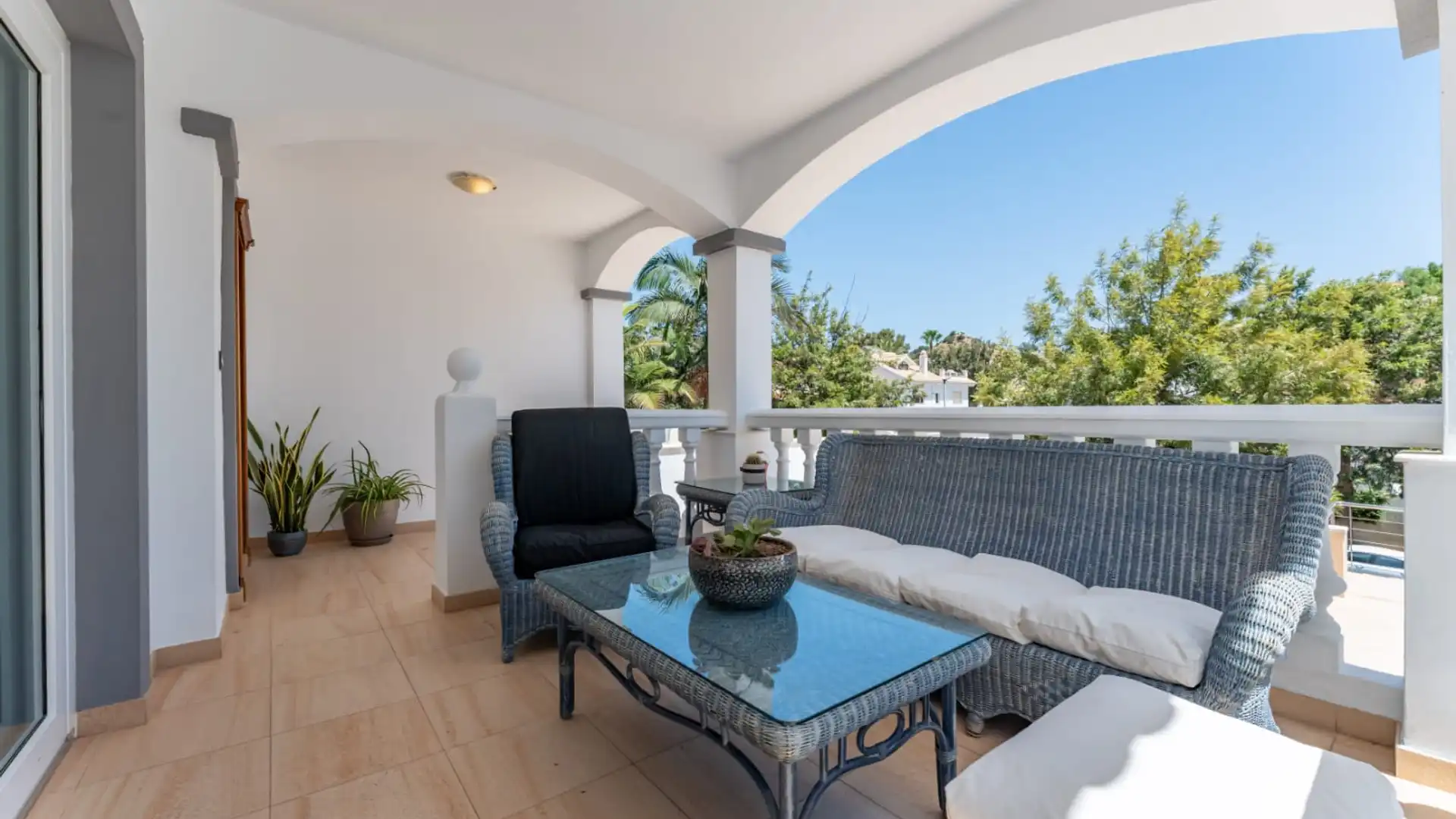Terraza de Casa adosada de alquiler en Benalmádena con Aire acondicionado, Jardín privado y Trastero