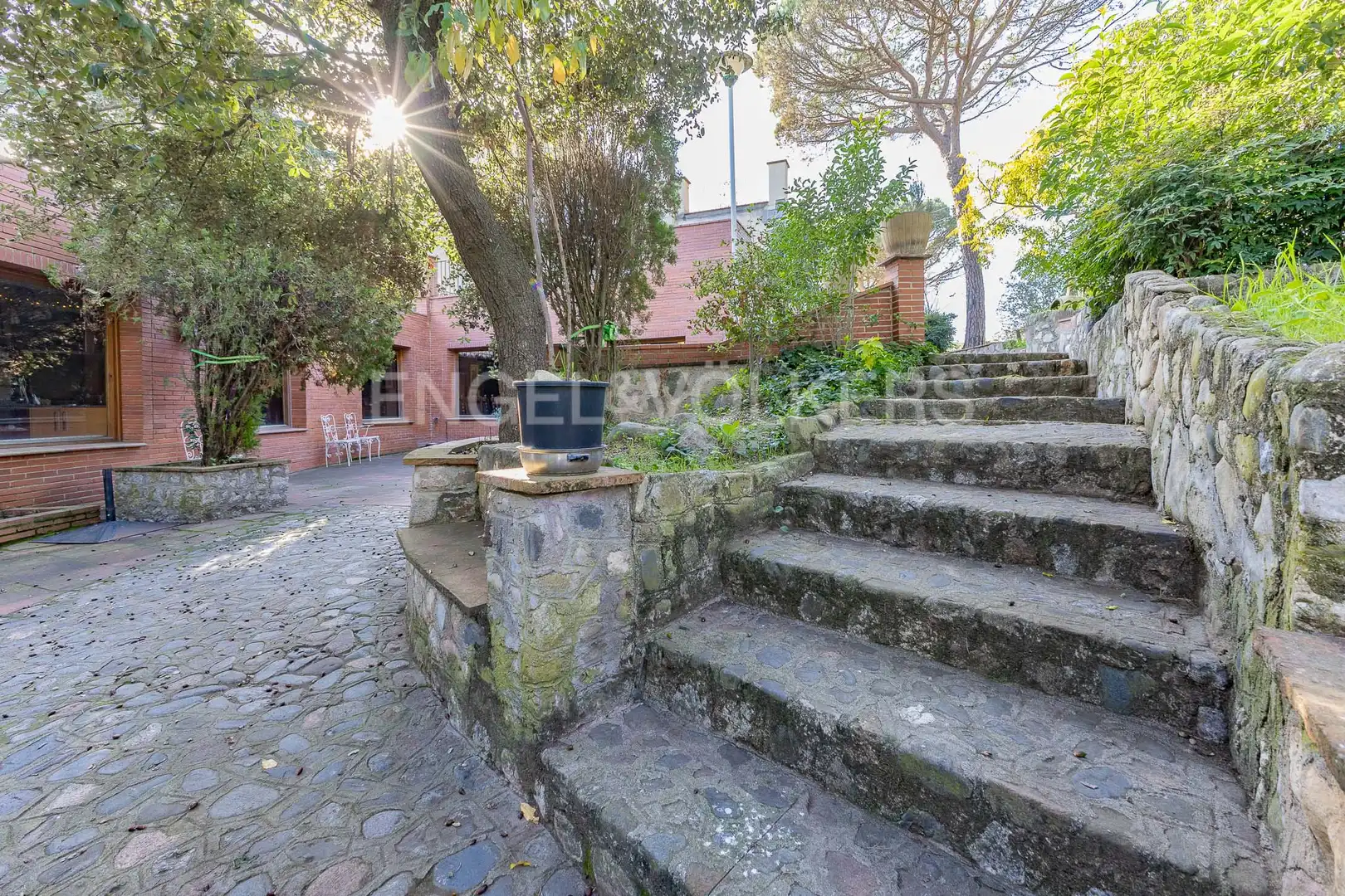 Vista exterior de Casa o xalet en venda en Montornès del Vallès, Barcelona