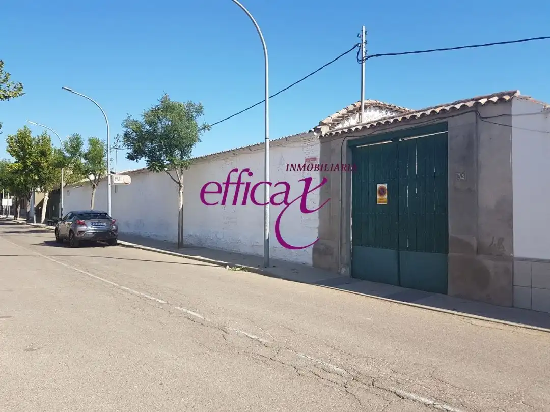 Außenansicht von Fabrikhallen zum Verkauf in El Carpio de Tajo