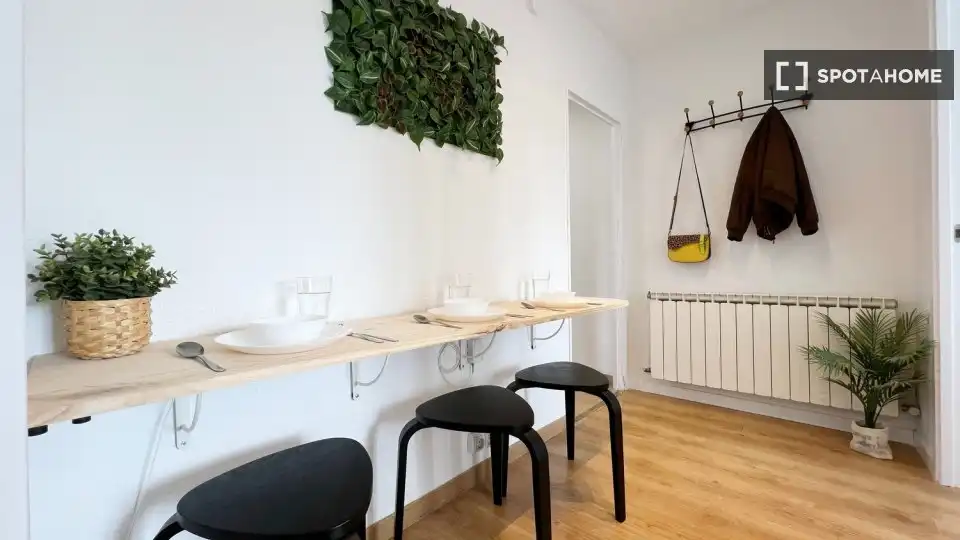 Dining room of Flat for rent in Madrid  with Air Conditioner, Heating and Furnished
