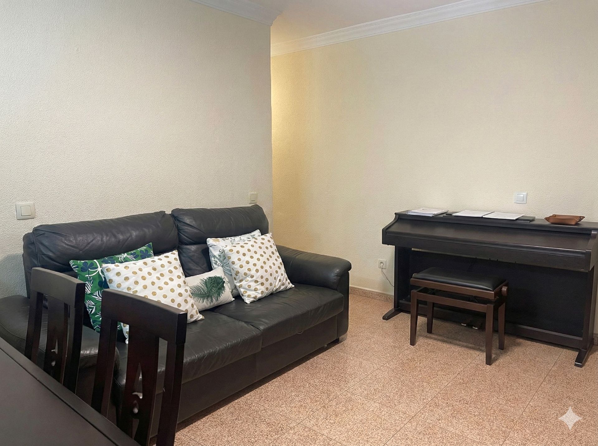 Sala d'estar de Pis en venda en Las Palmas de Gran Canaria amb Balcó