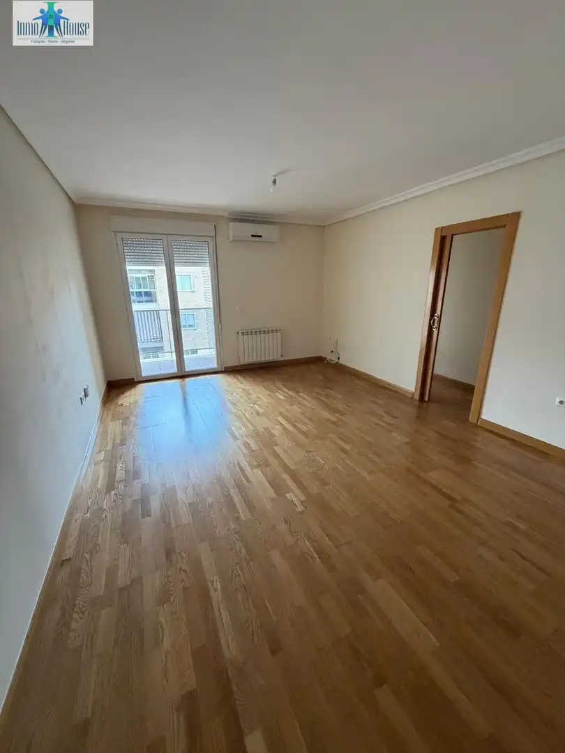 Wohnzimmer von Wohnung zur Miete in Albacete mit Klimaanlage, Heizung und Parkett